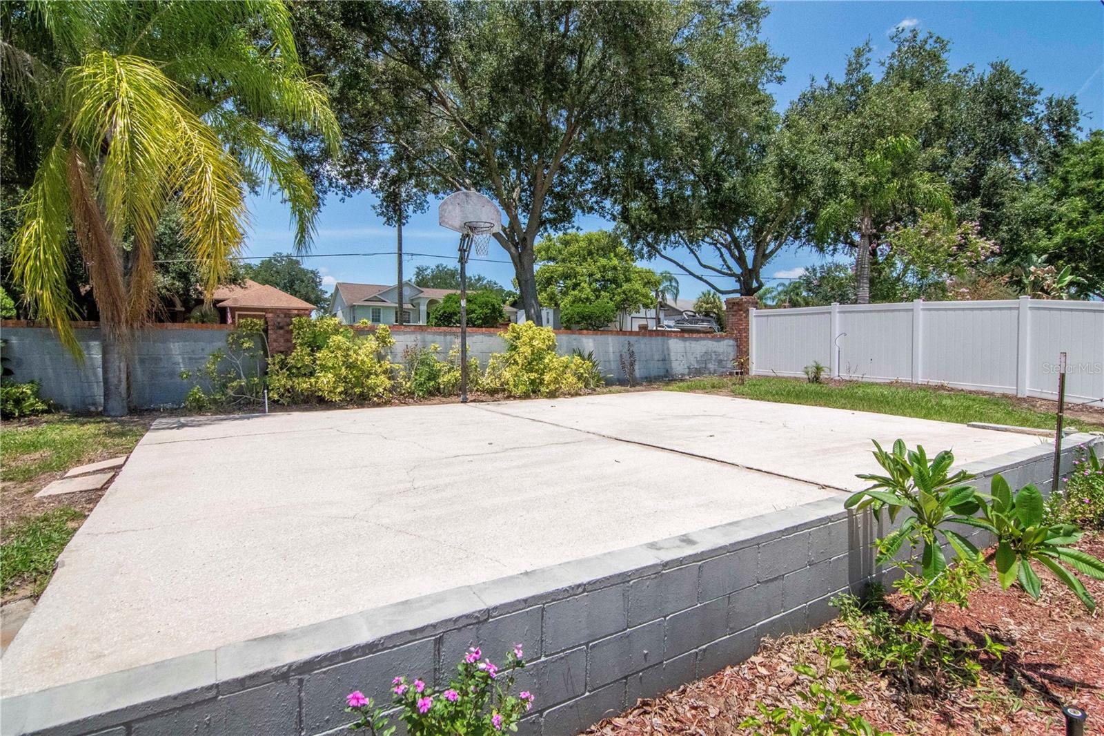 2608 BERRYVINE PL — photo 35