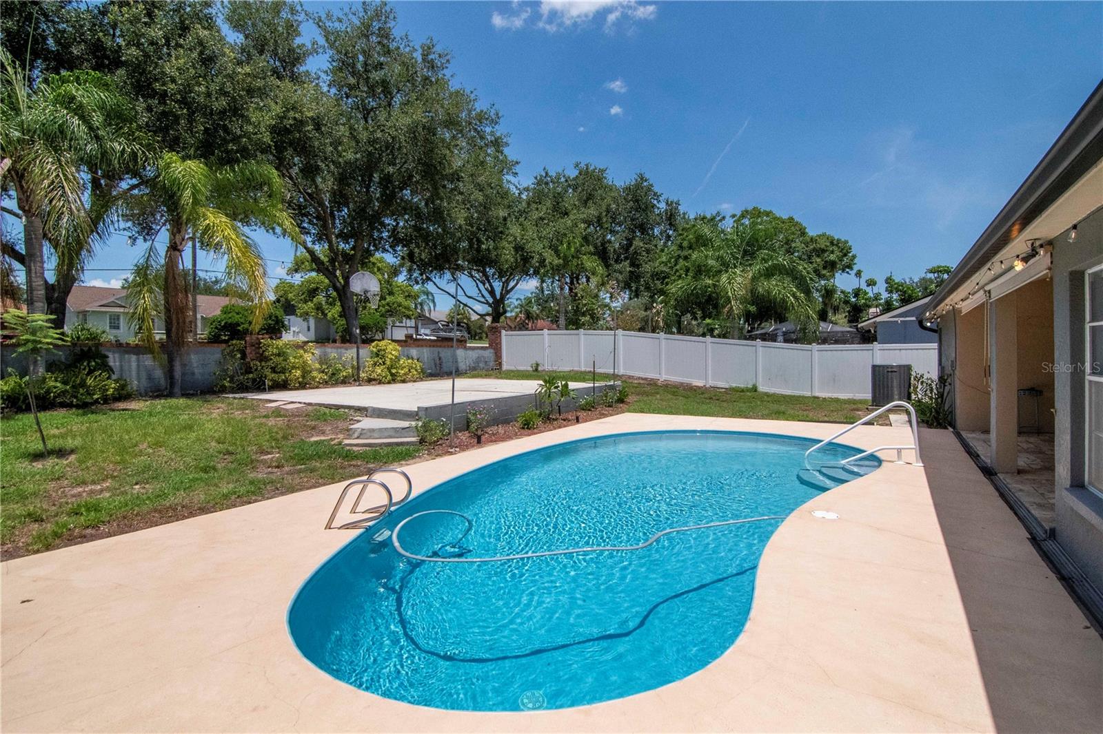 2608 BERRYVINE PL — photo 32