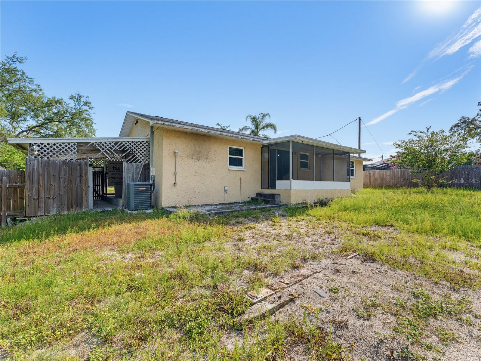 1116 E OAKWOOD ST — photo 53