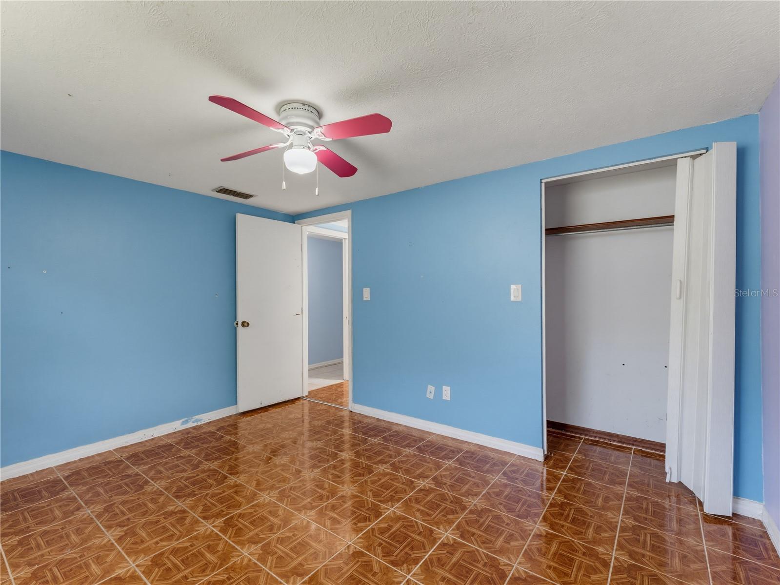 1116 E OAKWOOD ST — photo 39