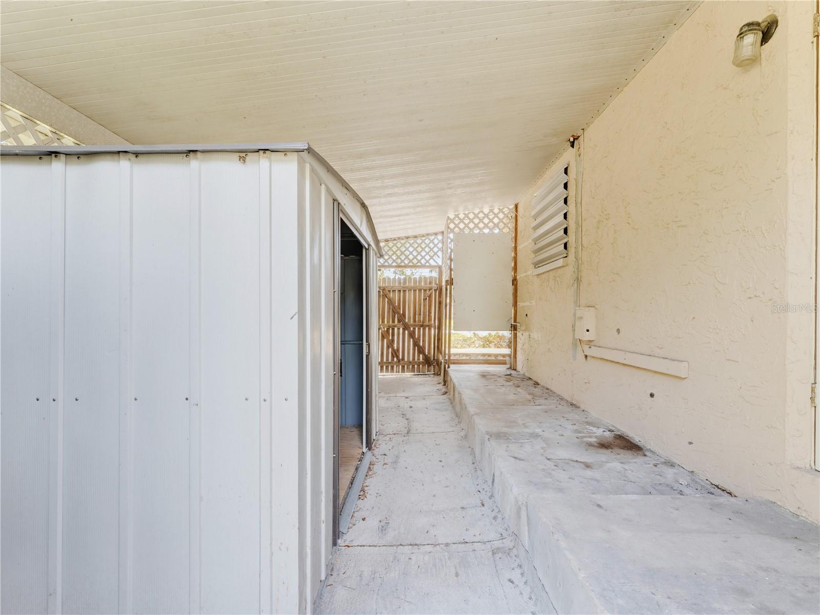 1116 E OAKWOOD ST — photo 55
