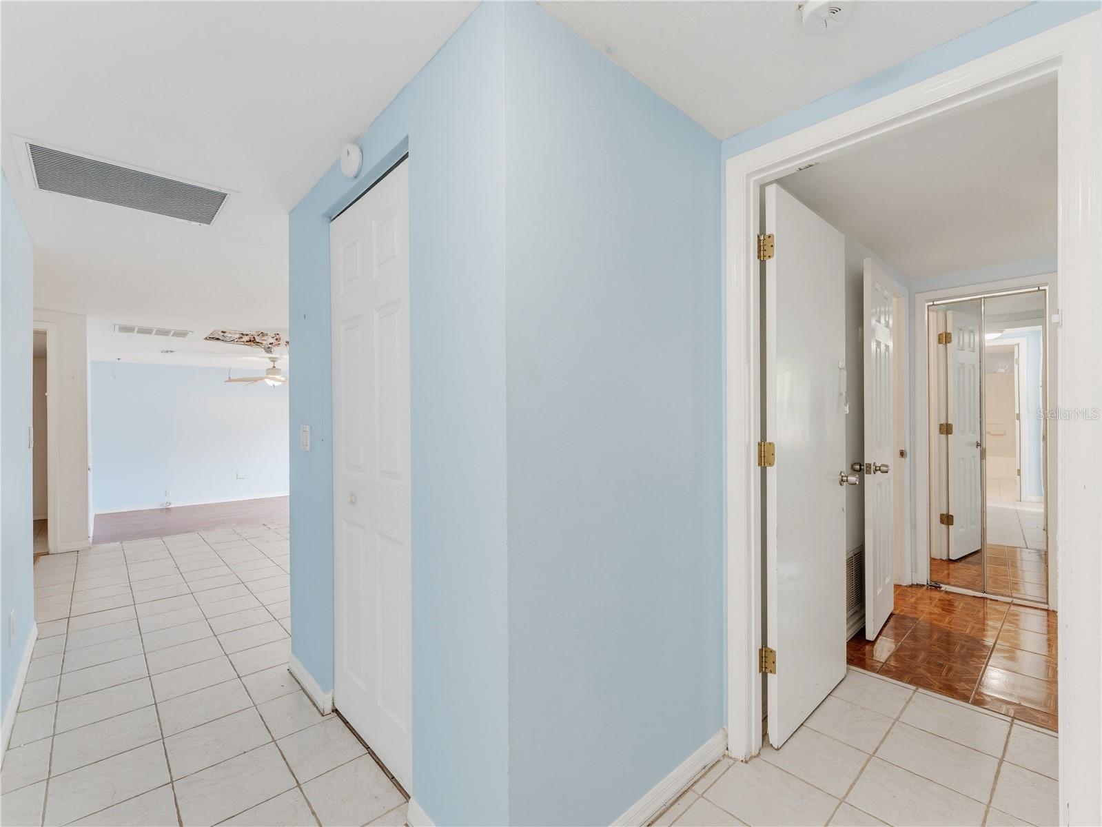 1116 E OAKWOOD ST — photo 35