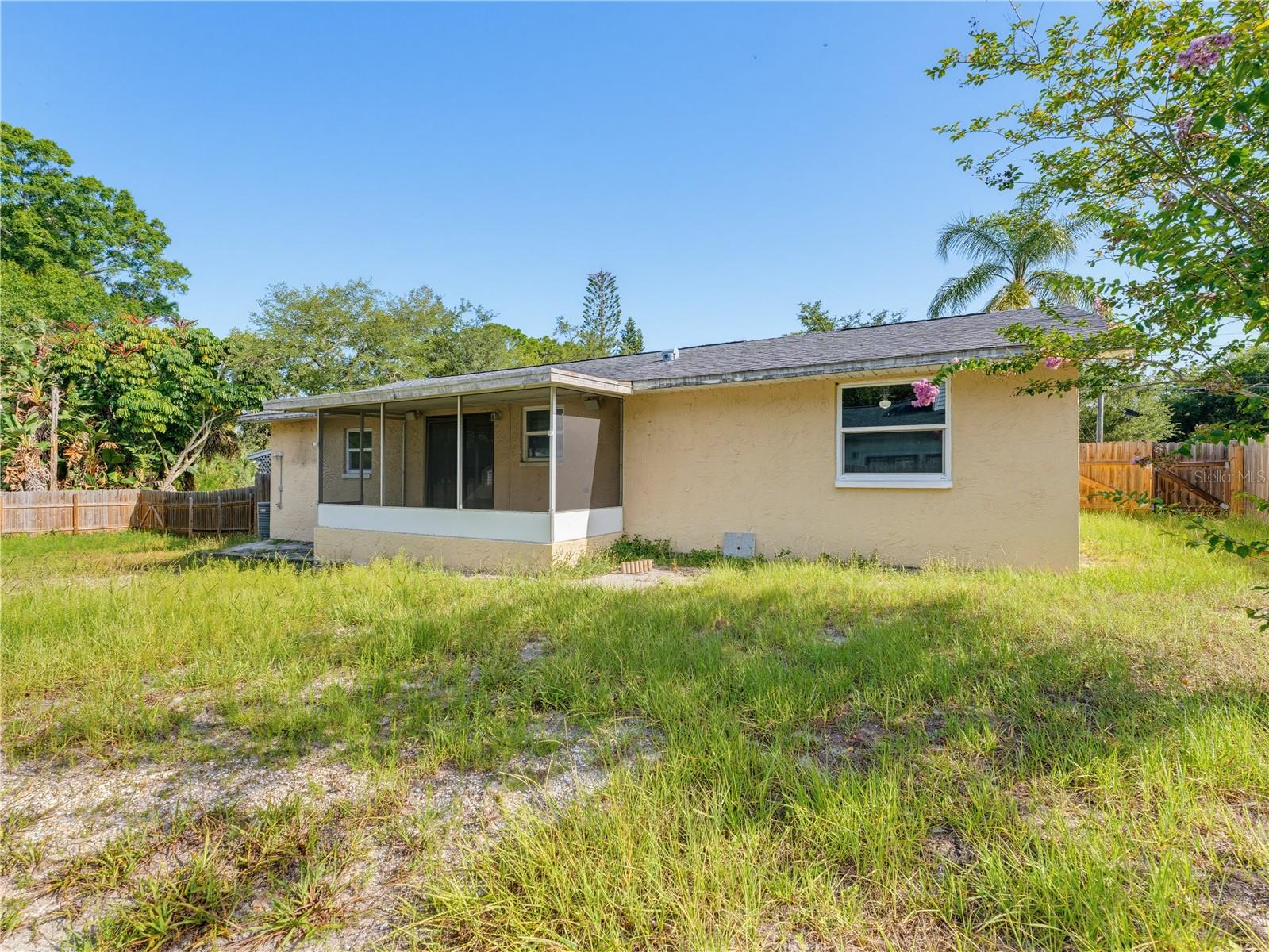 1116 E OAKWOOD ST — photo 54