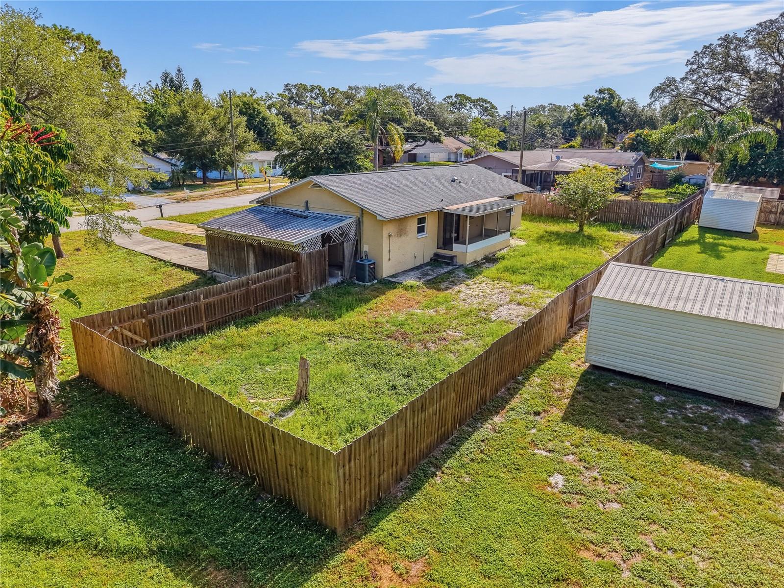 1116 E OAKWOOD ST — photo 4