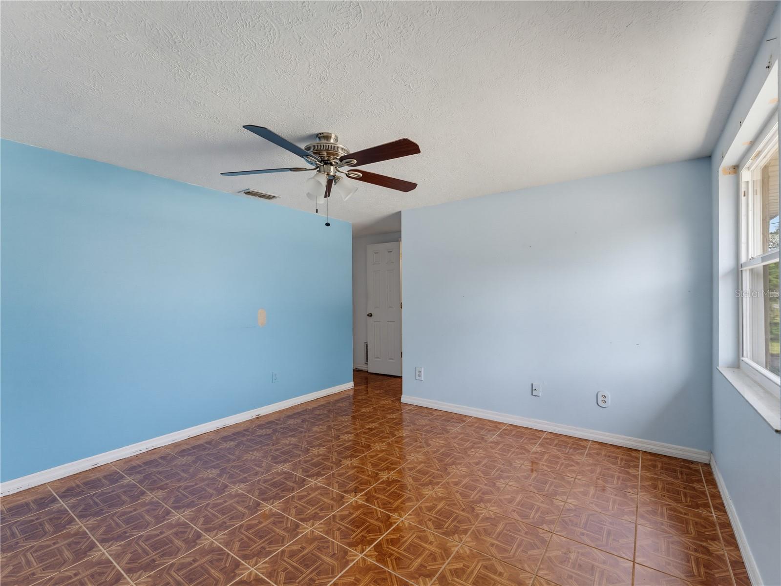 1116 E OAKWOOD ST — photo 49