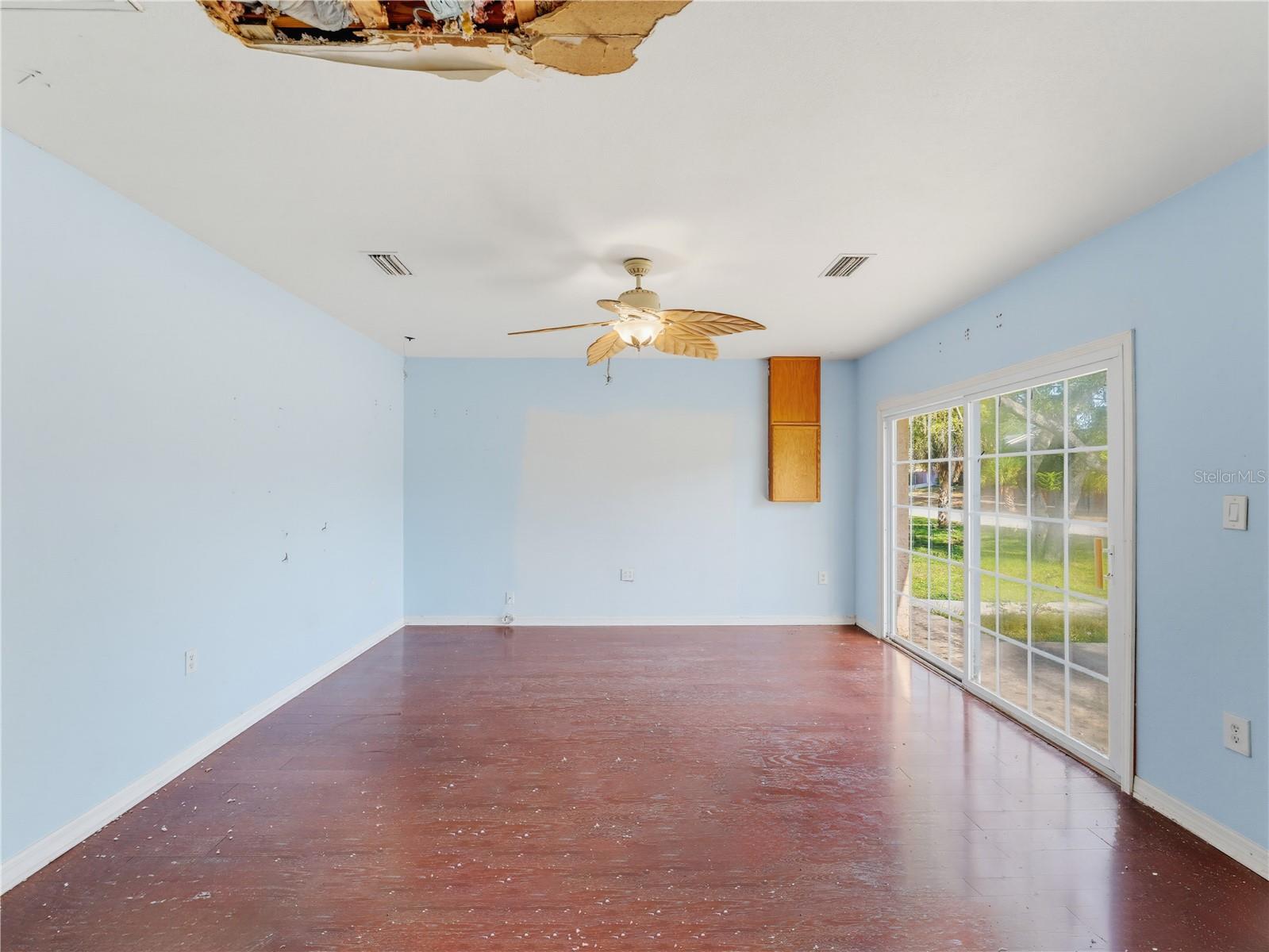 1116 E OAKWOOD ST — photo 17