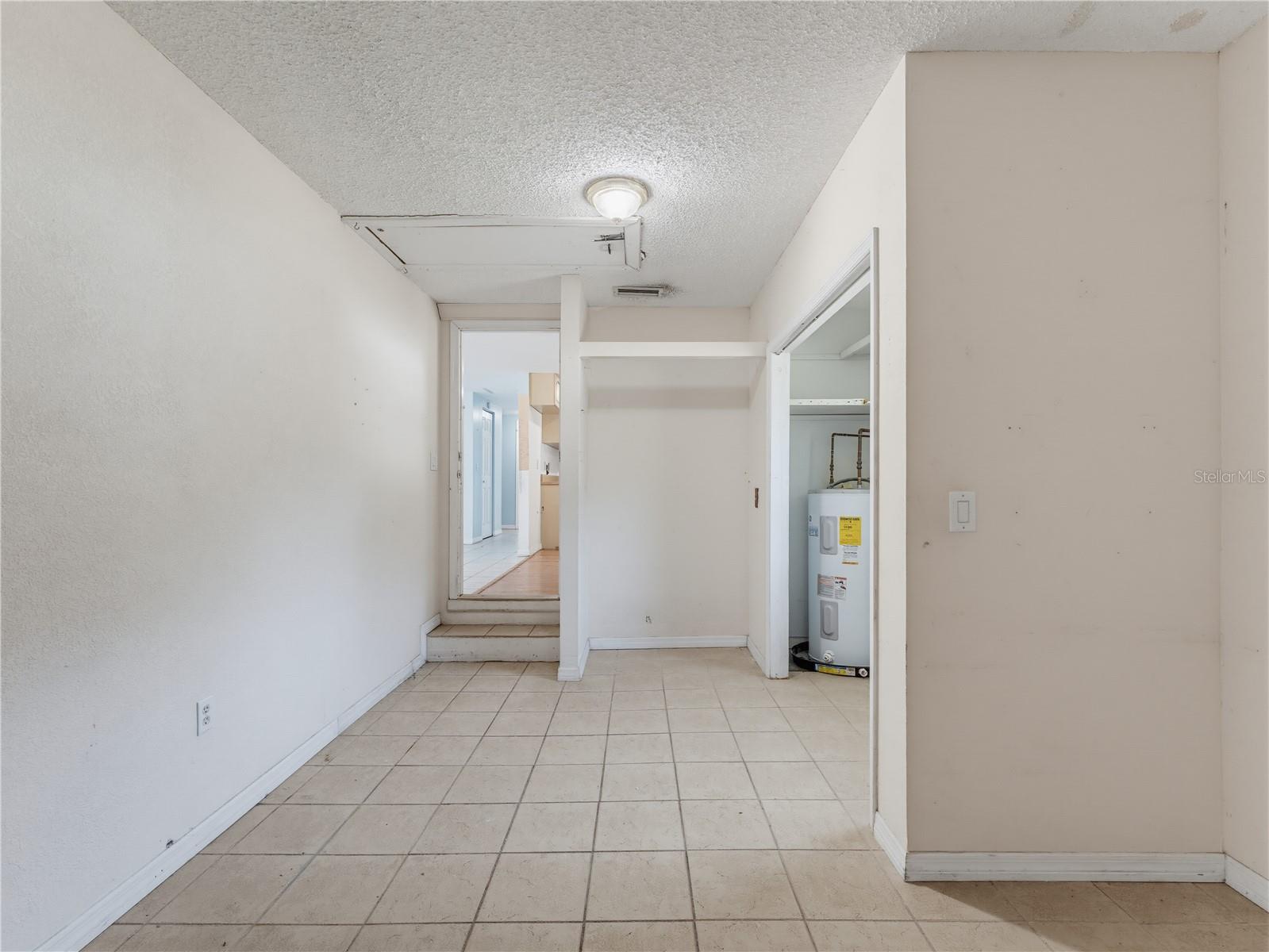 1116 E OAKWOOD ST — photo 29