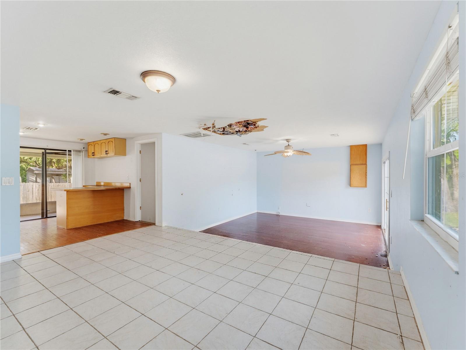 1116 E OAKWOOD ST — photo 11