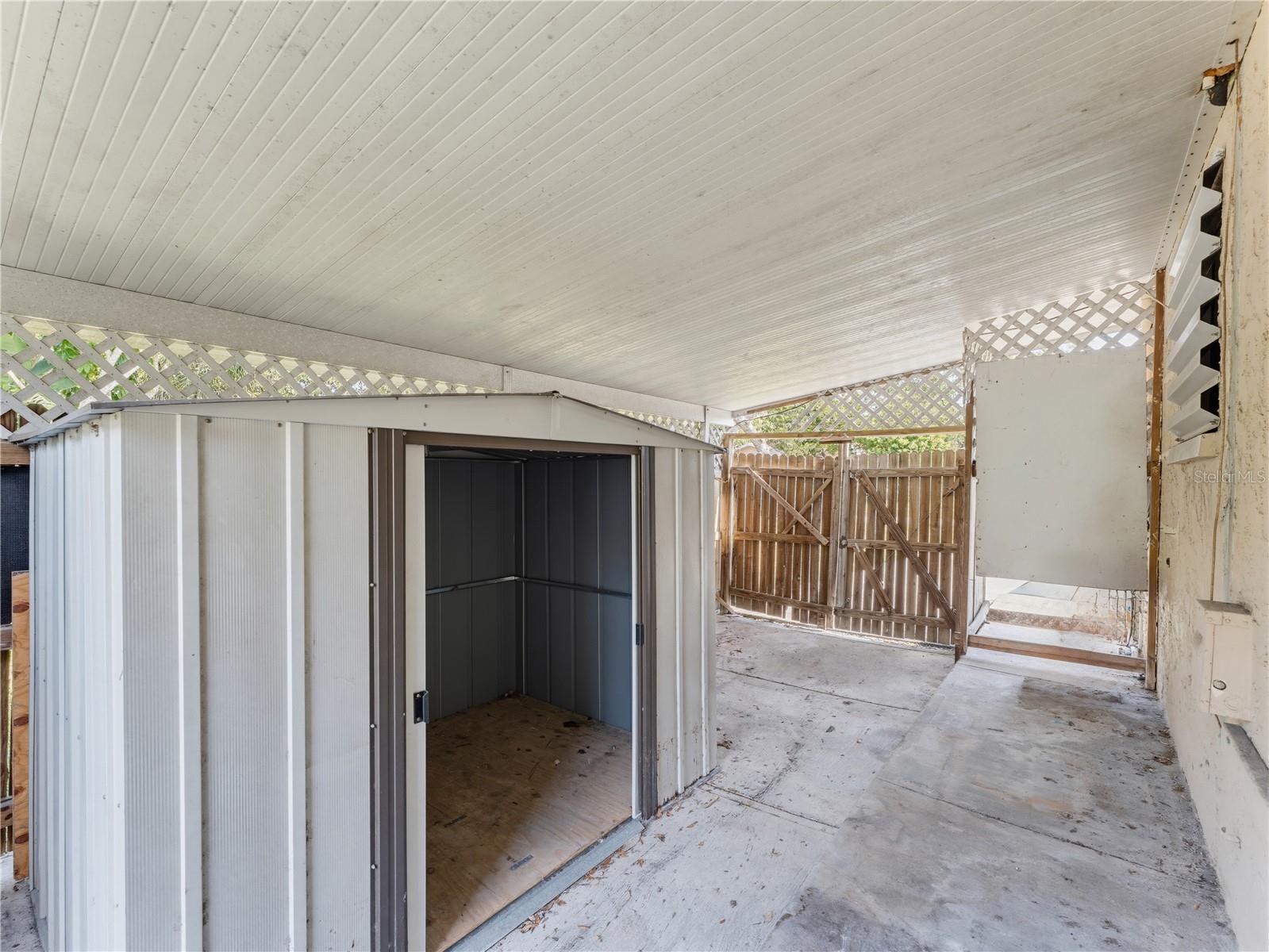 1116 E OAKWOOD ST — photo 56