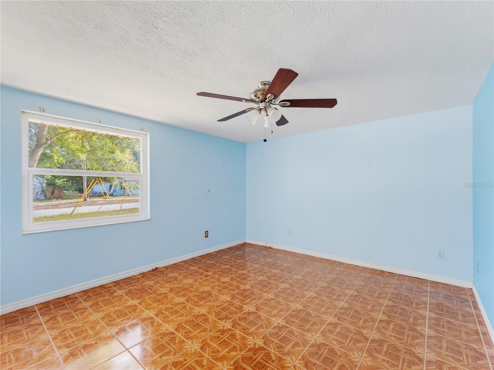 1116 E OAKWOOD ST — photo 47