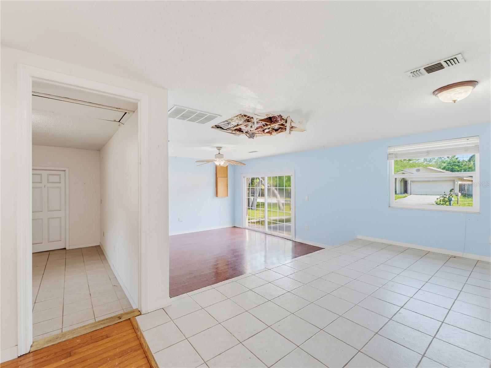 1116 E OAKWOOD ST — photo 26