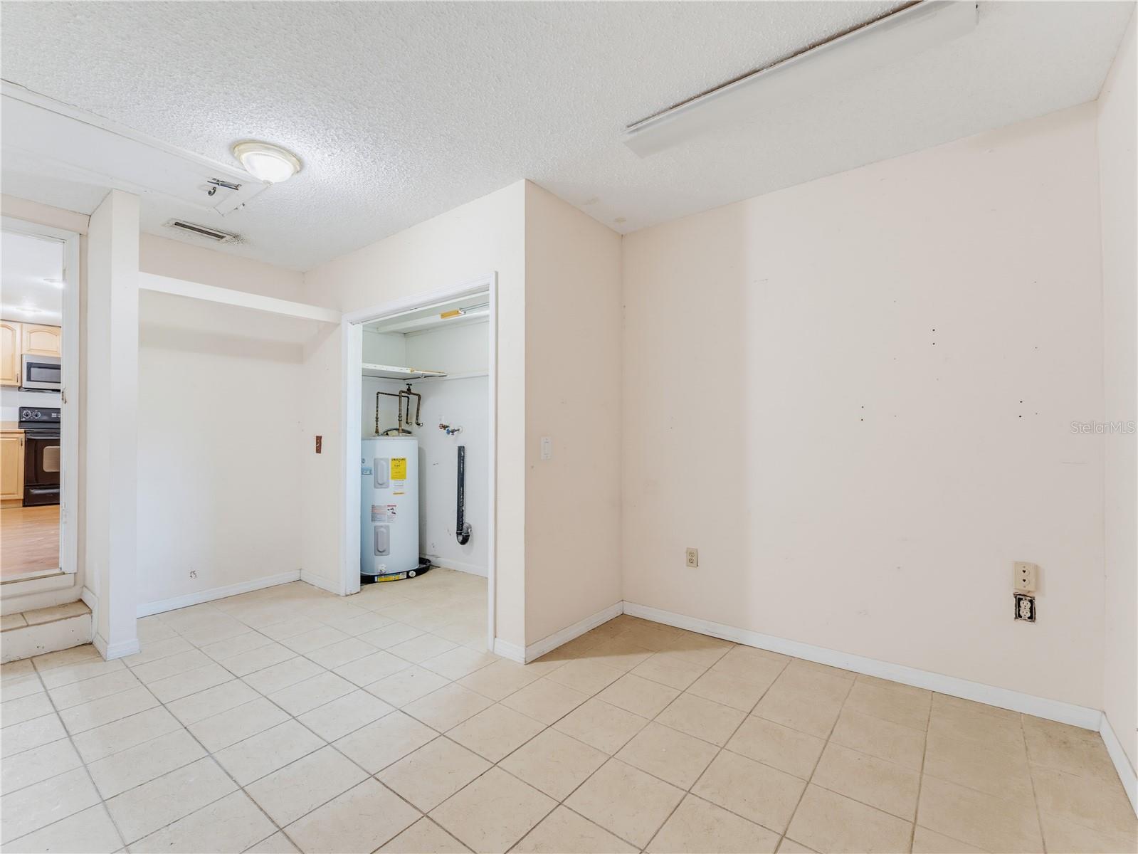 1116 E OAKWOOD ST — photo 28
