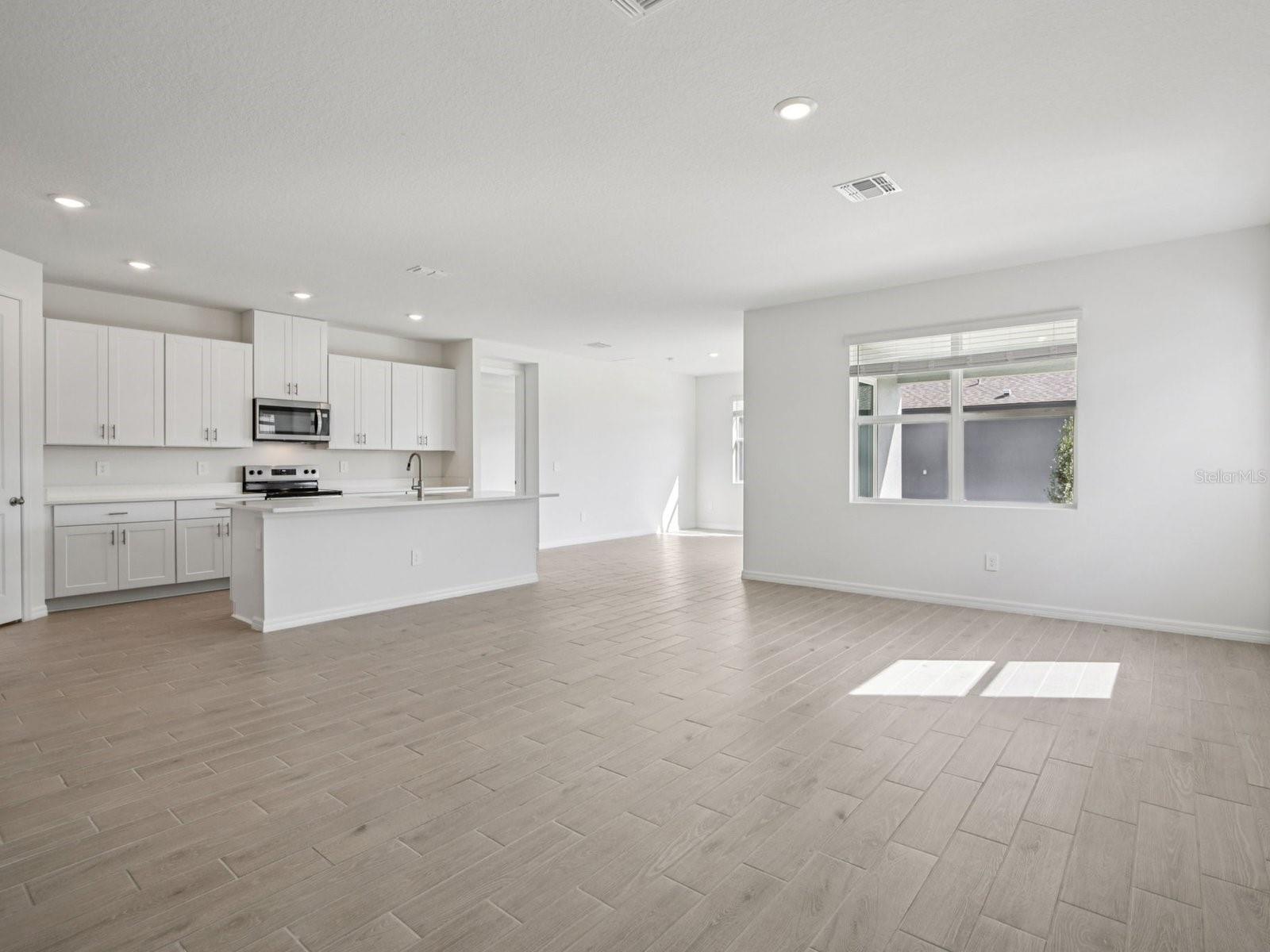 13216 SHELLMORE AVE — photo 3
