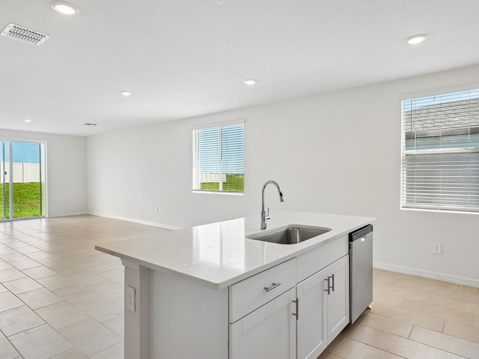 13403 SHELLMORE AVE — photo 6