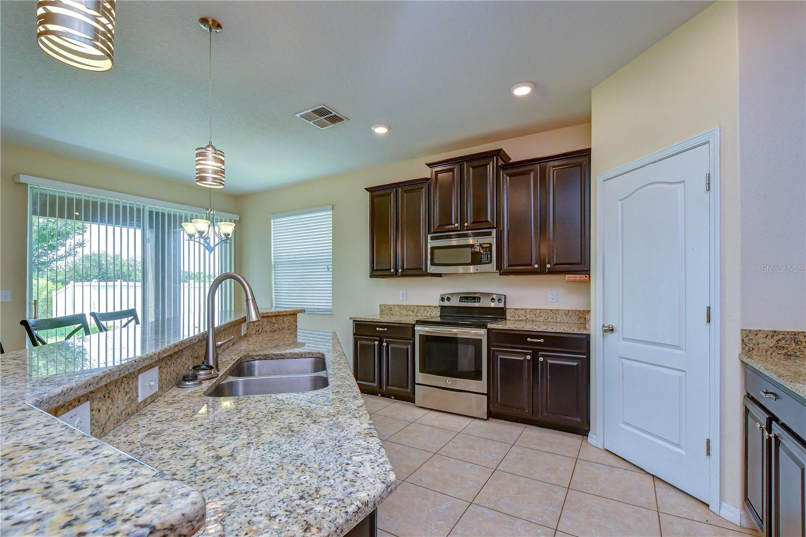 2451 DAKOTA ROCK DR — photo 23