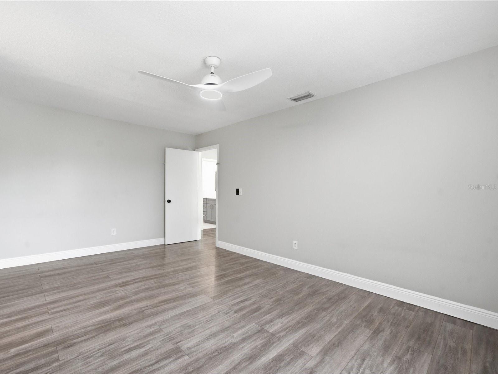 11314 LAUREL CREST LN — photo 28