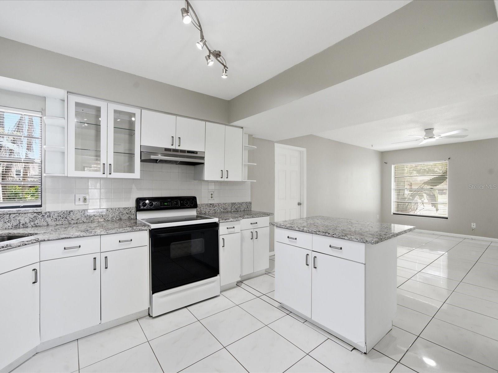 11314 LAUREL CREST LN — photo 3