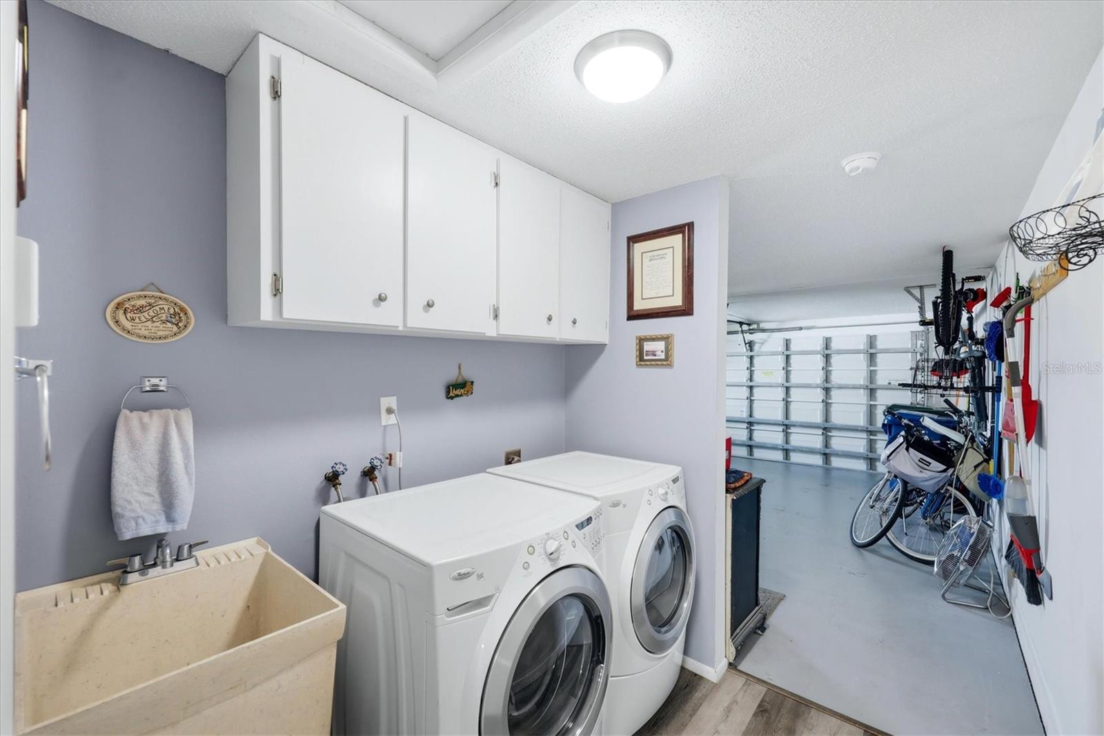 383 E WENTWORTH CIR — photo 30