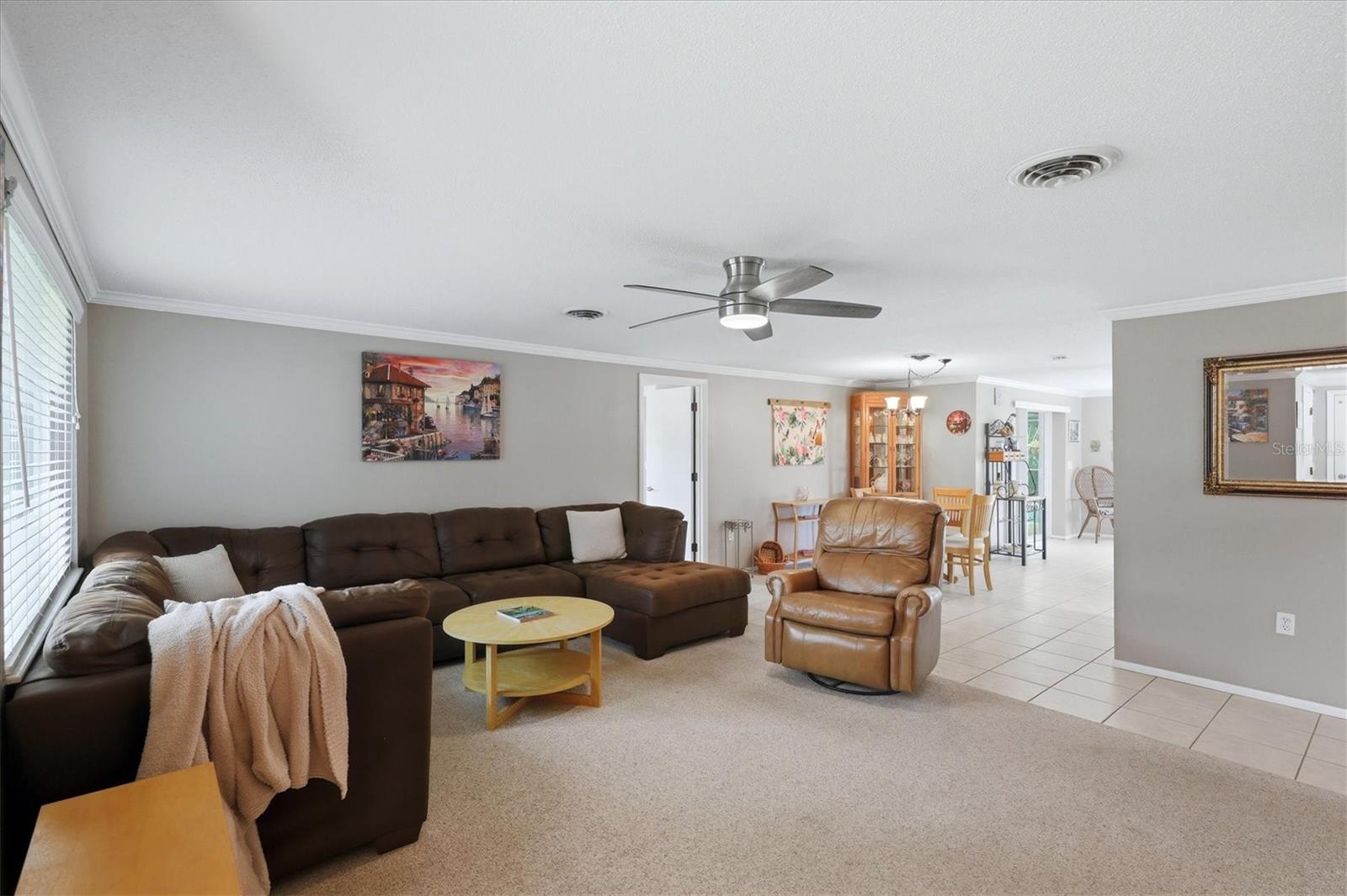 383 E WENTWORTH CIR — photo 15