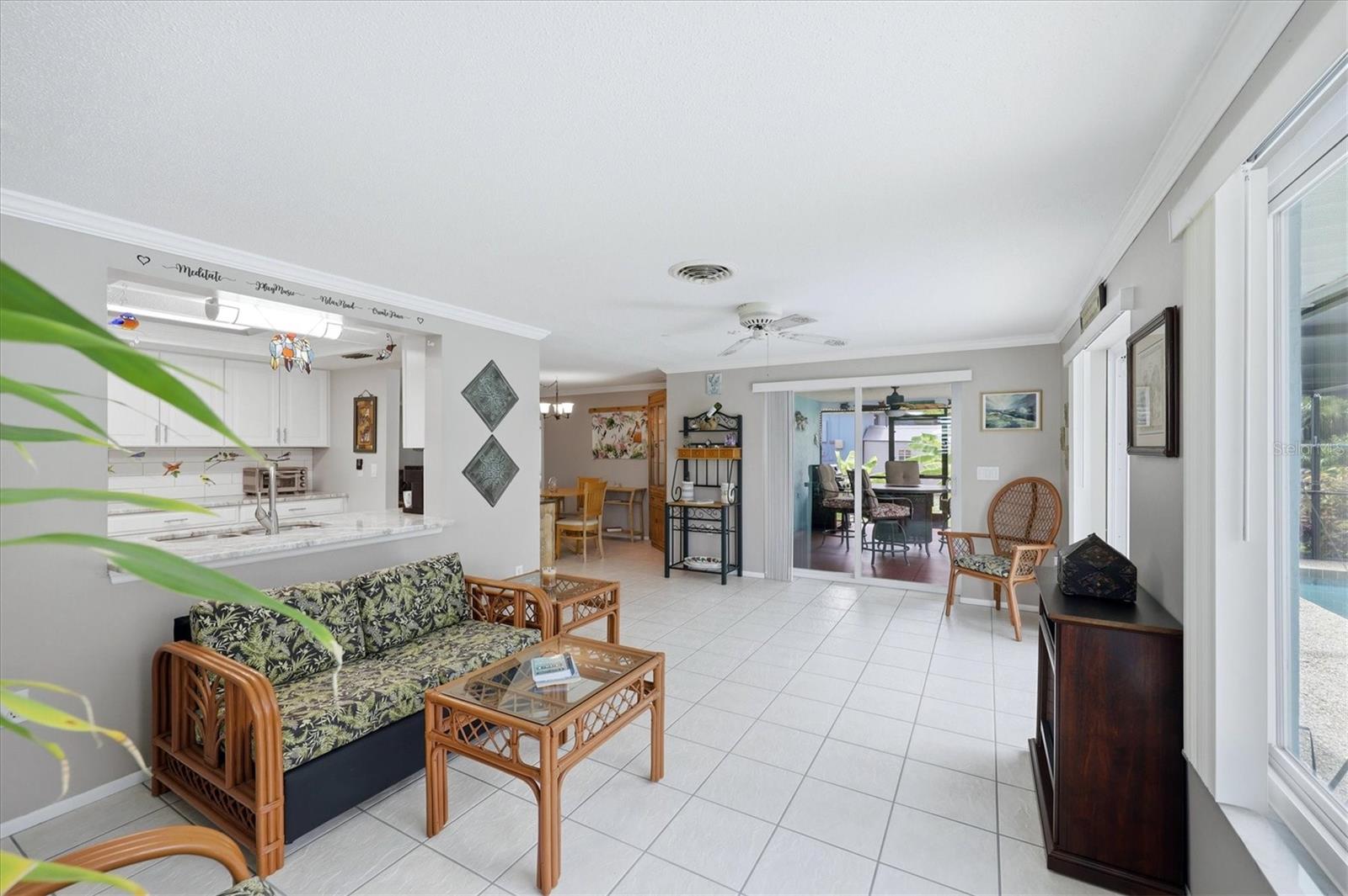 383 E WENTWORTH CIR — photo 11