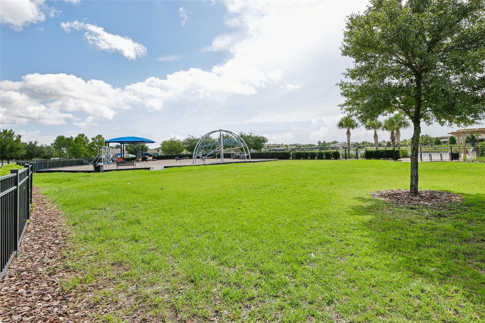 11008 LELAND GROVES DR — photo 31