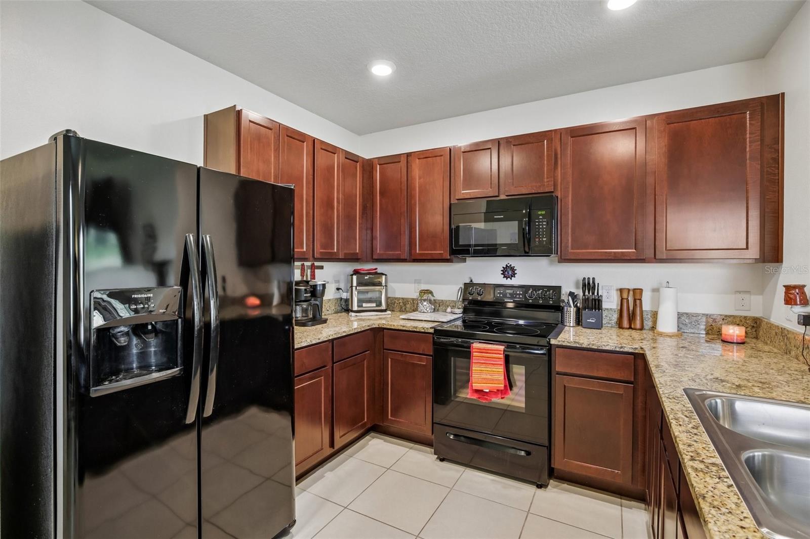 11008 LELAND GROVES DR — photo 9