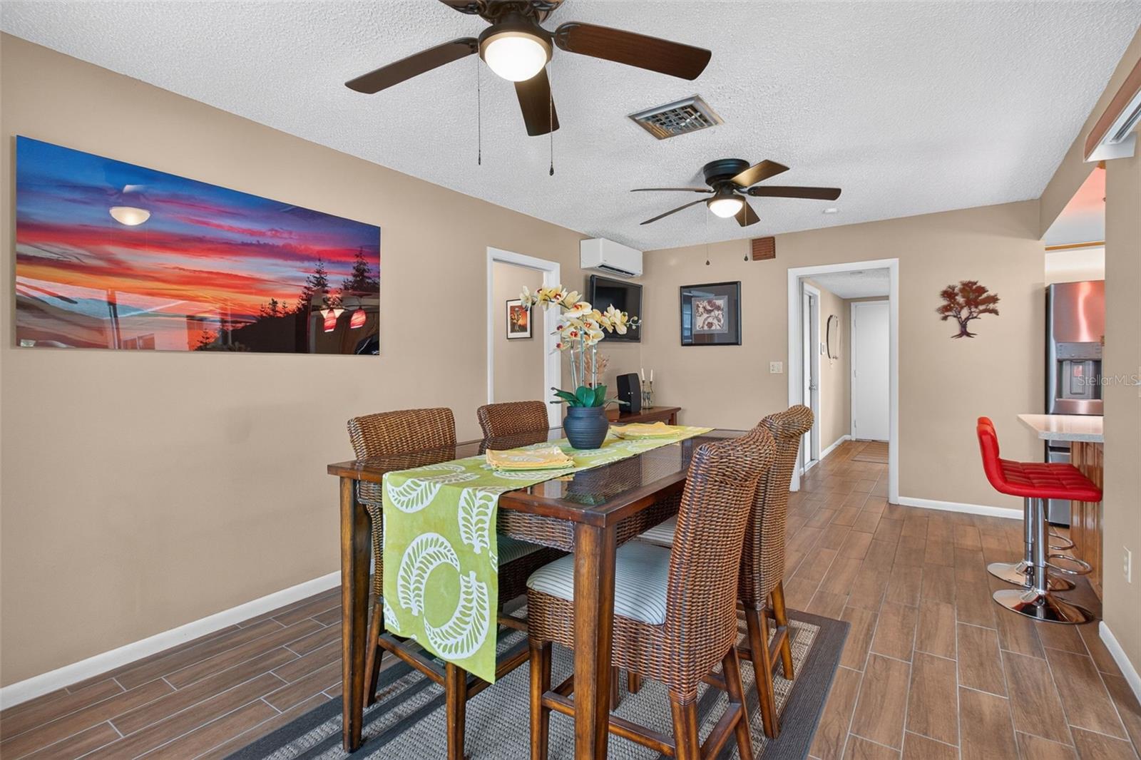 2221 COLONIAL DR — photo 11