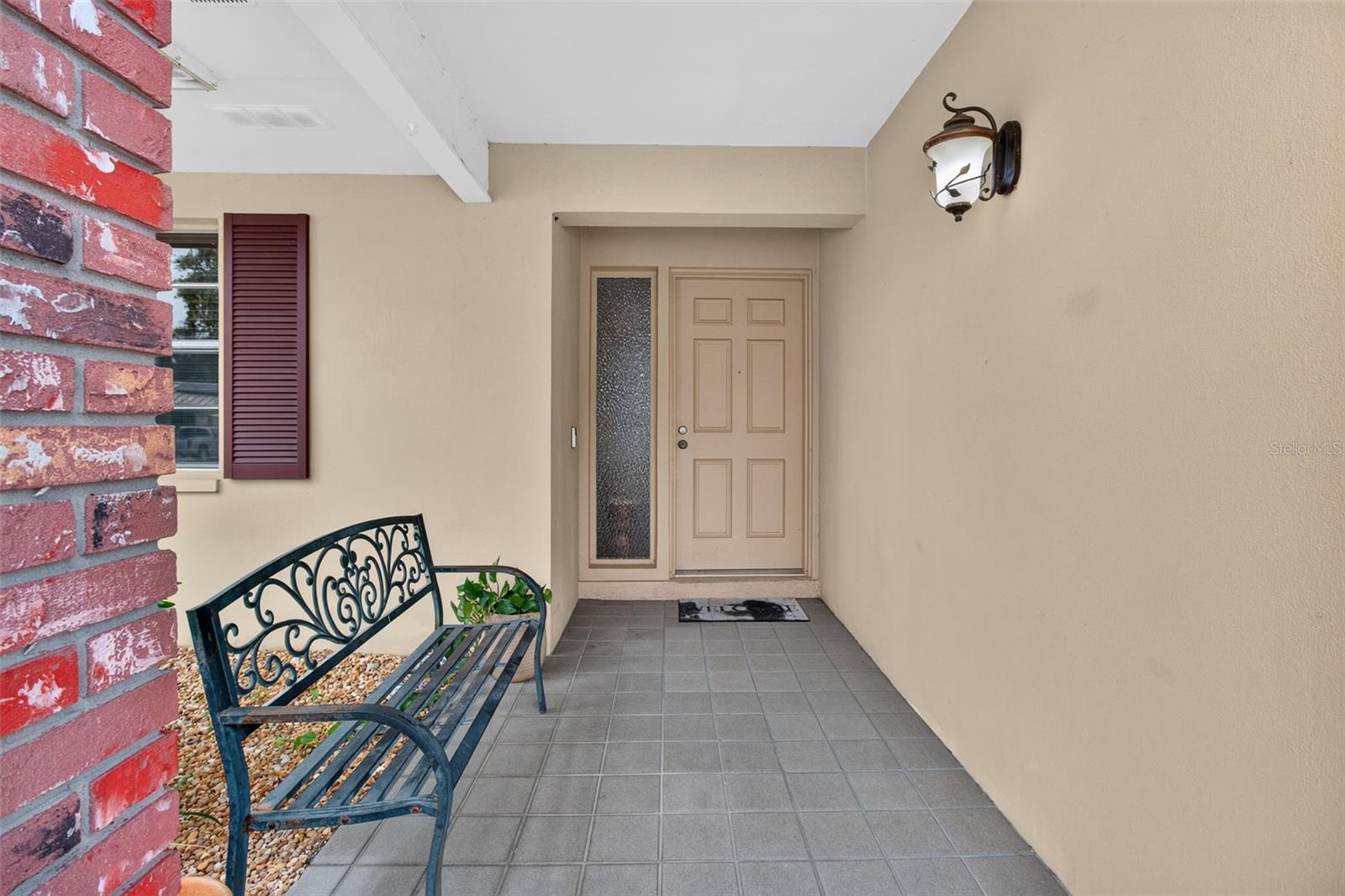 2221 COLONIAL DR — photo 2