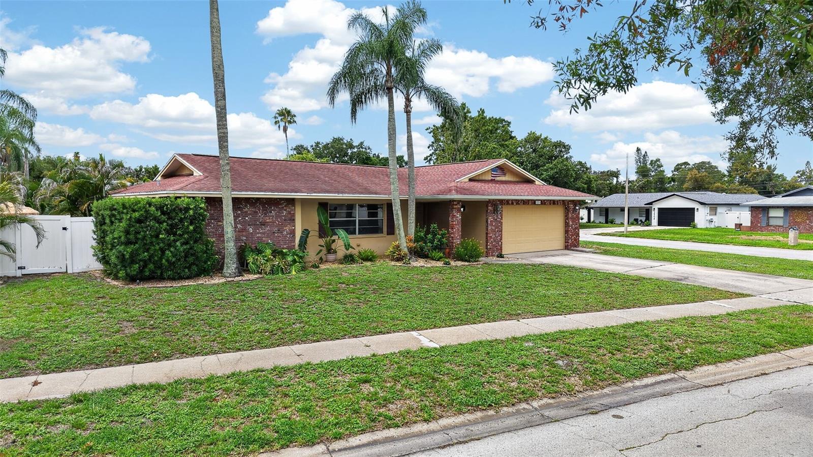 2221 COLONIAL DR — photo 46