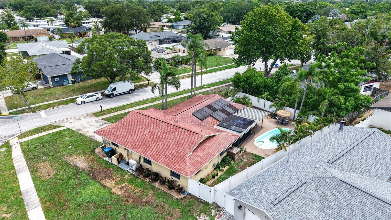 2221 COLONIAL DR — photo 42