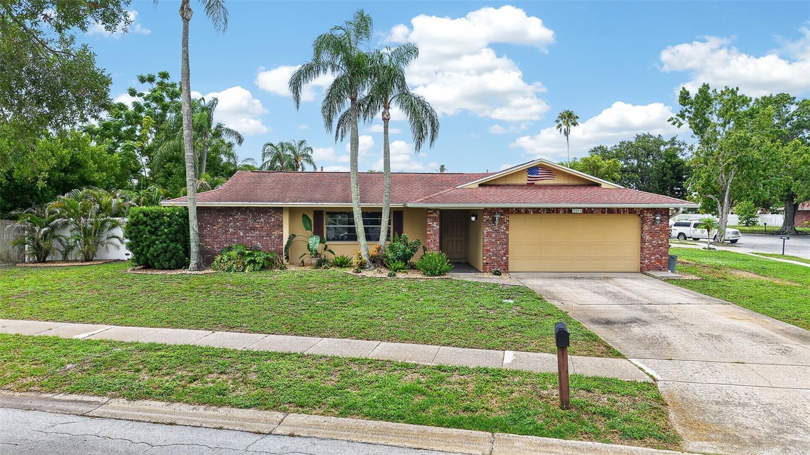 2221 COLONIAL DR — photo 47