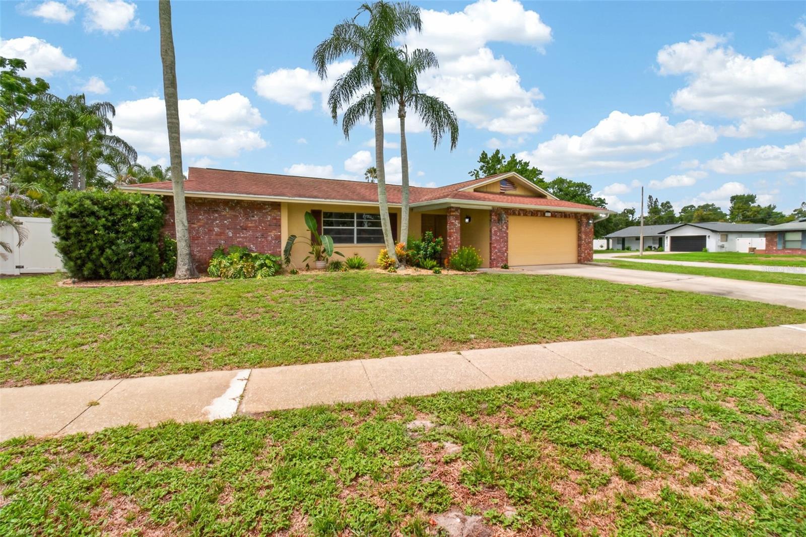 2221 COLONIAL DR — photo 36