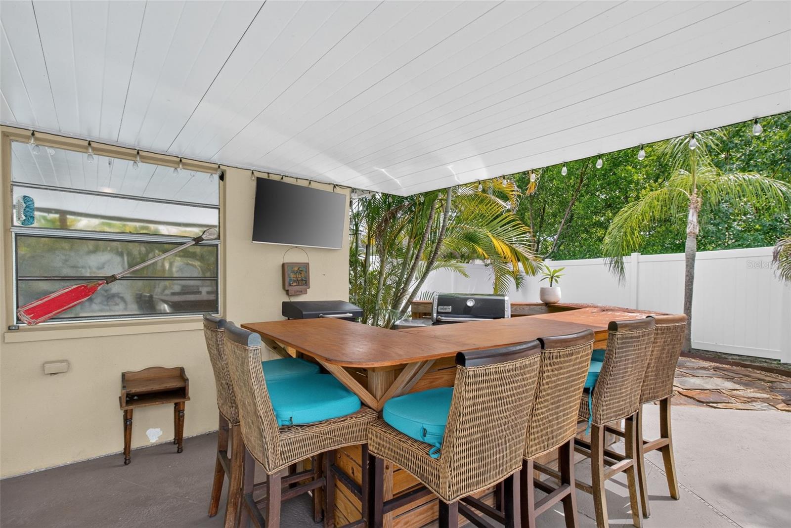 2221 COLONIAL DR — photo 28
