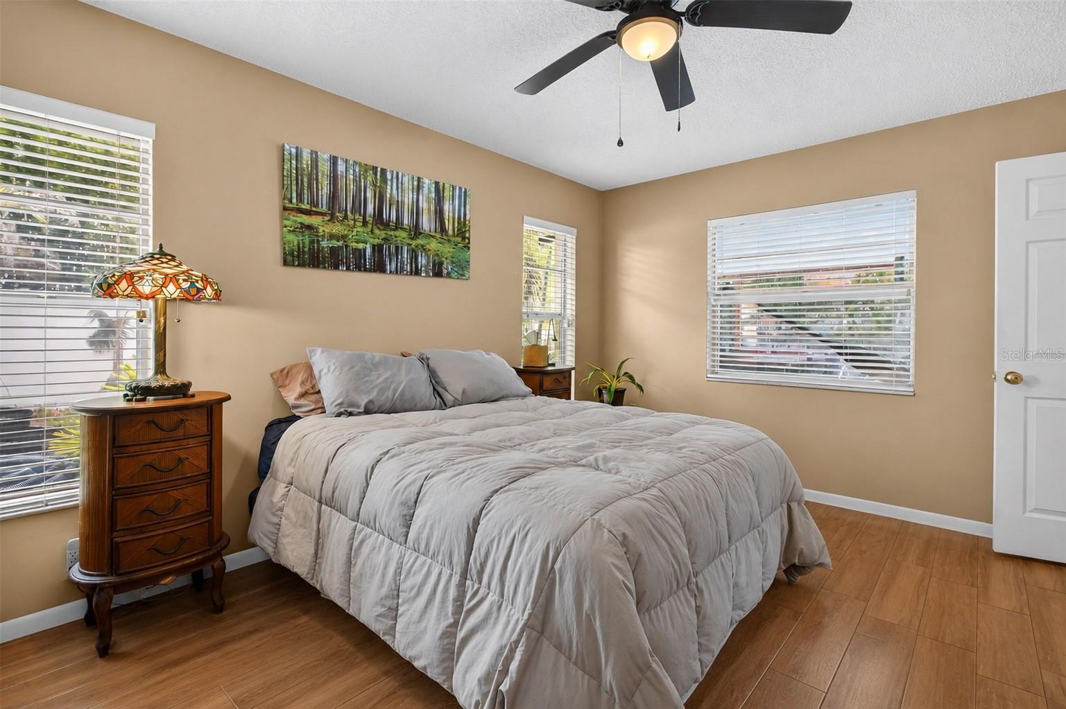 2221 COLONIAL DR — photo 14