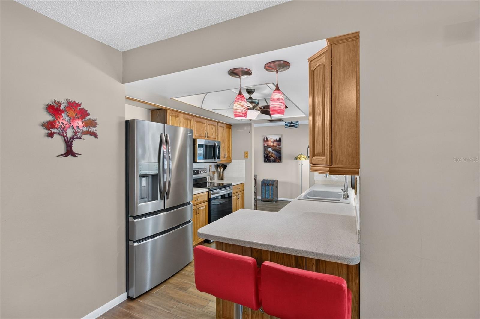 2221 COLONIAL DR — photo 20