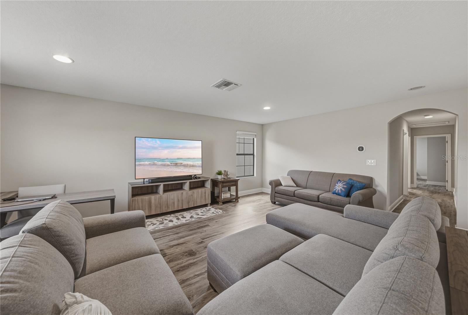 14633 RED CASTLE AVE — photo 39