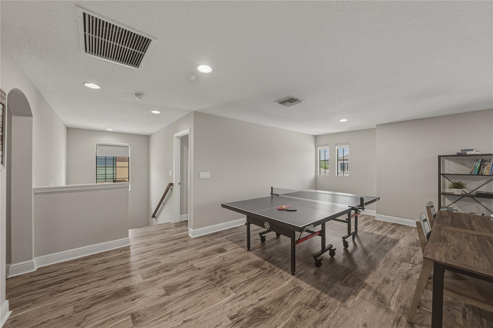 14633 RED CASTLE AVE — photo 32