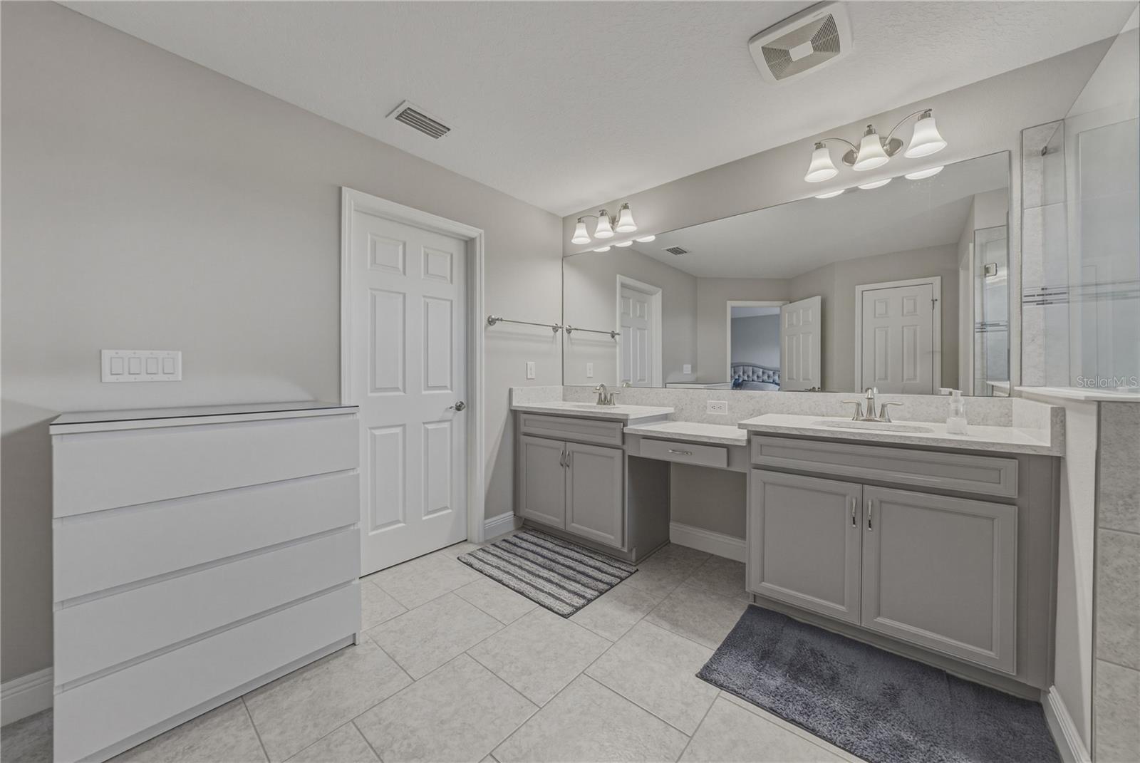 14633 RED CASTLE AVE — photo 47