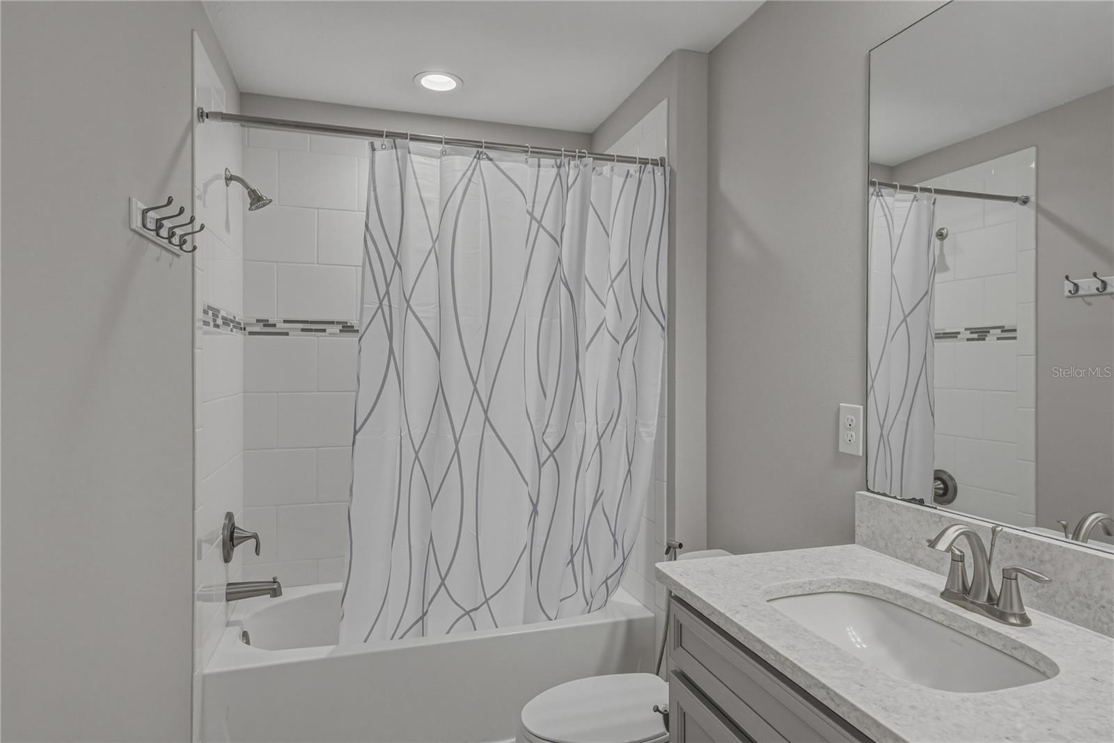 14633 RED CASTLE AVE — photo 56