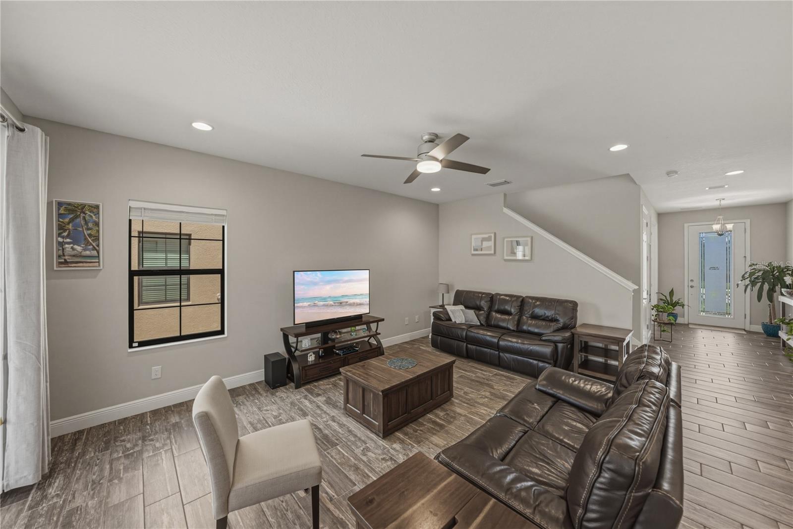 14633 RED CASTLE AVE — photo 15