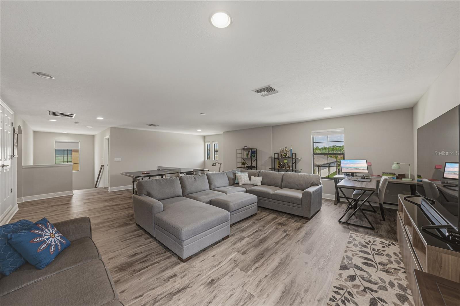 14633 RED CASTLE AVE — photo 37