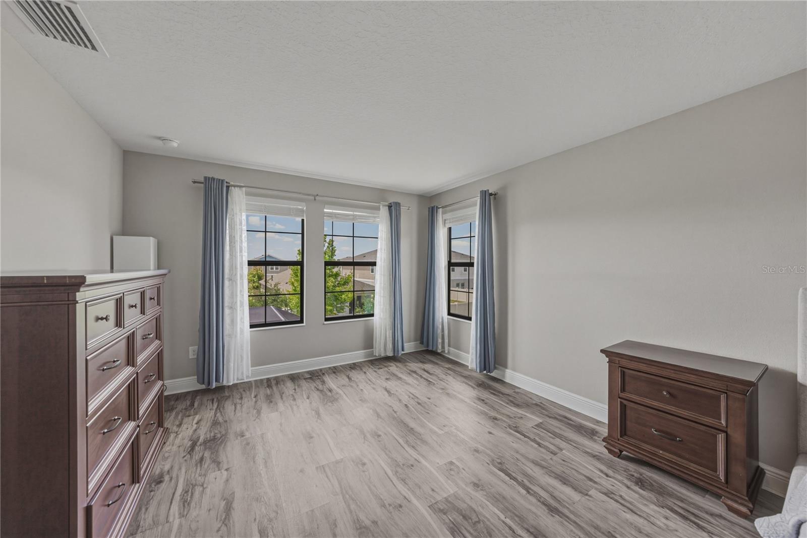 14633 RED CASTLE AVE — photo 43