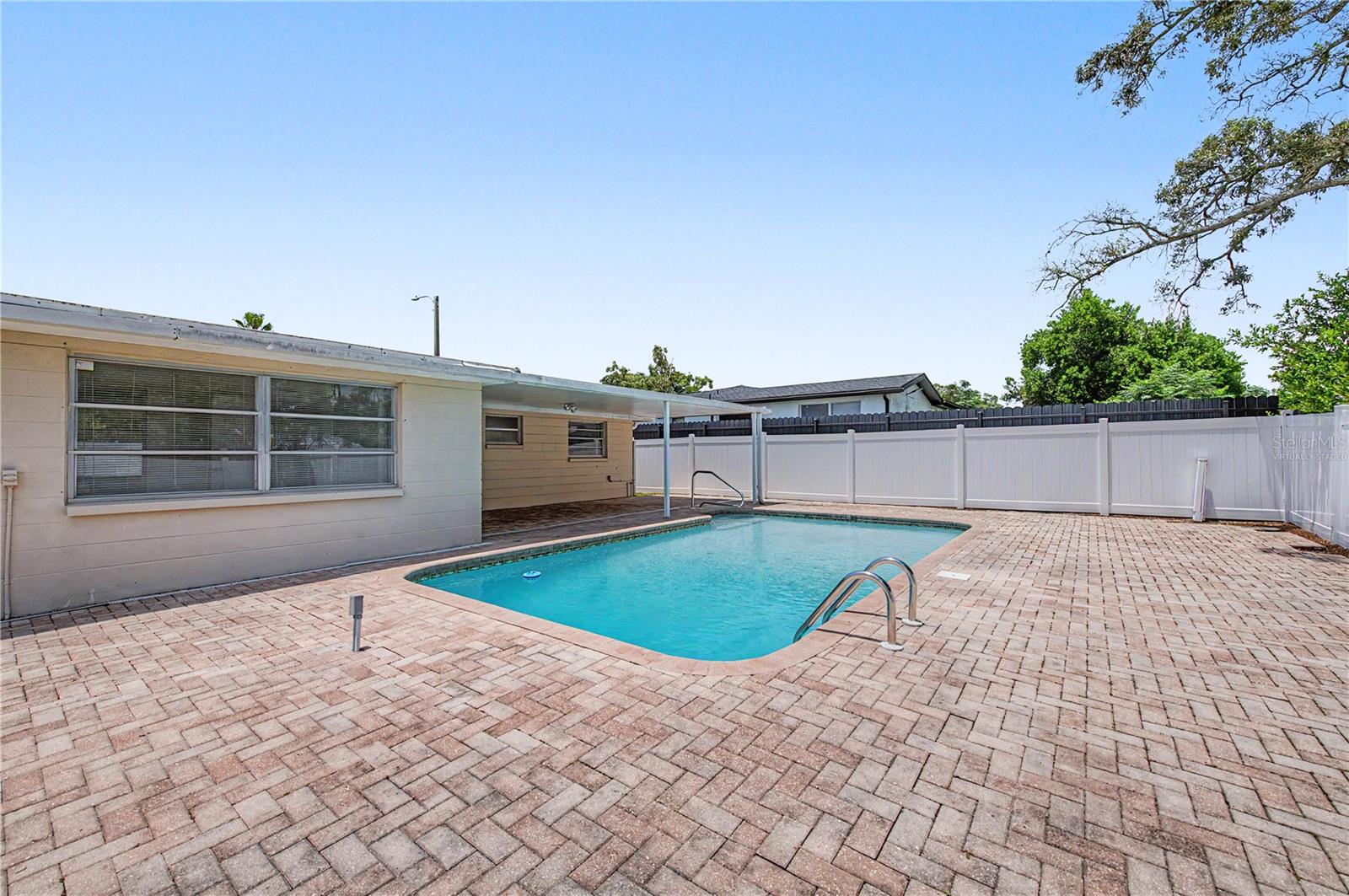 9830 RAINBOW LN — photo 3