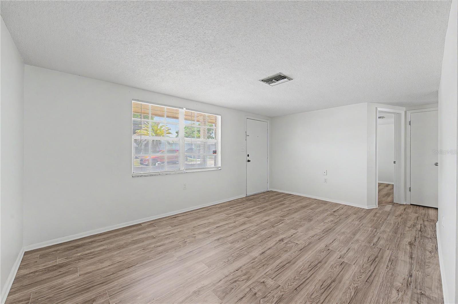 9830 RAINBOW LN — photo 8