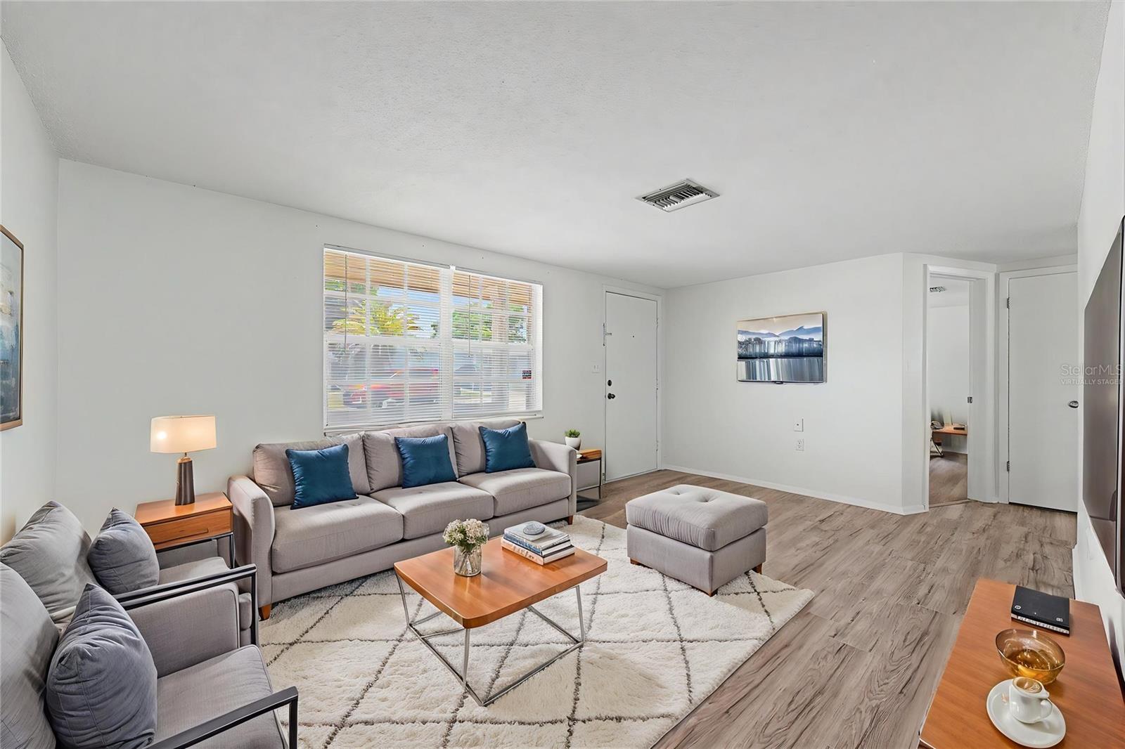 9830 RAINBOW LN — photo 4