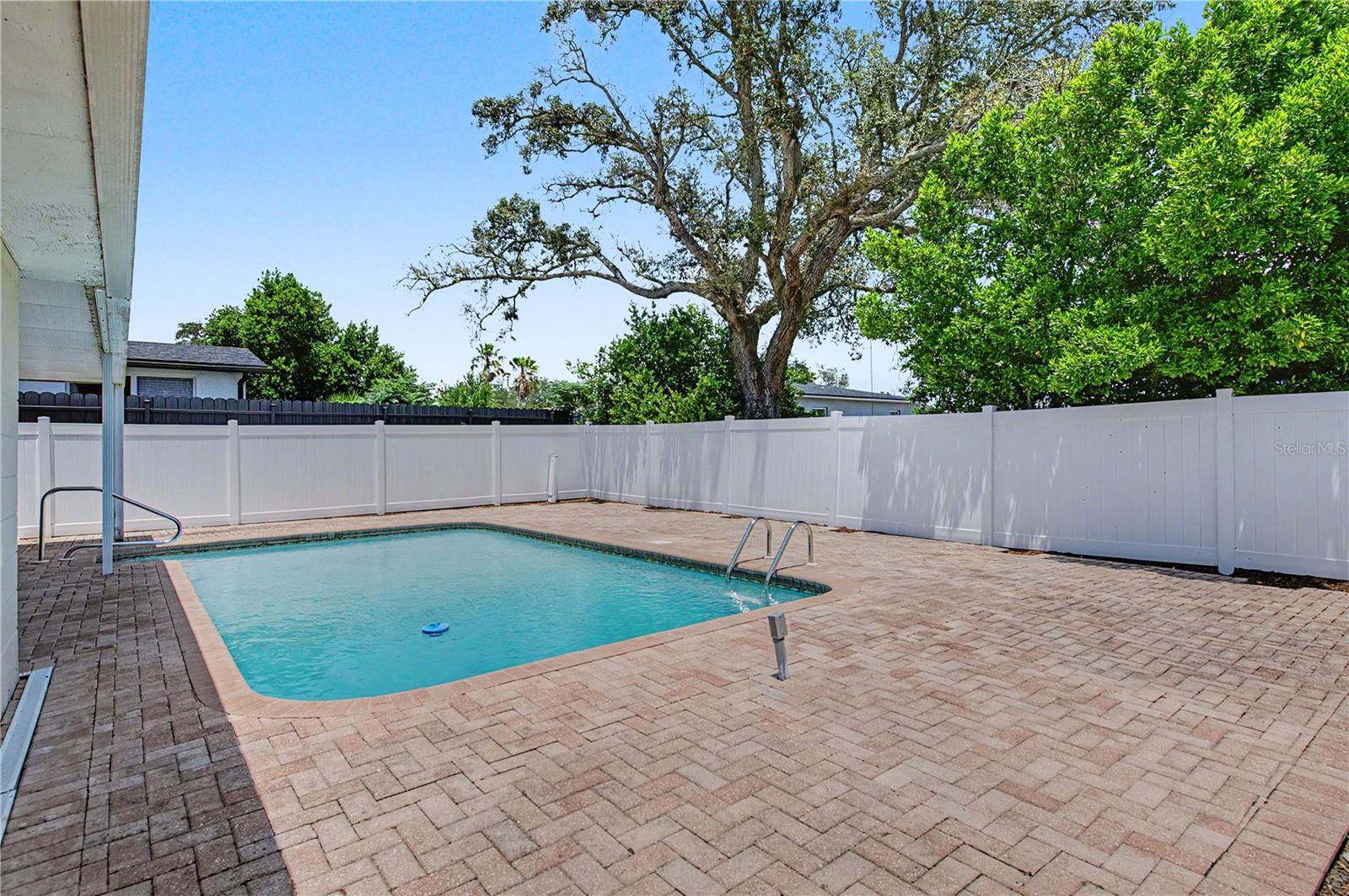 9830 RAINBOW LN — photo 33