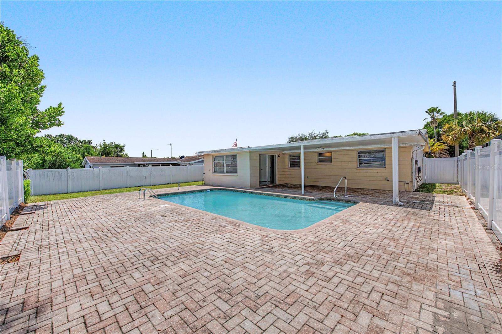 9830 RAINBOW LN — photo 34
