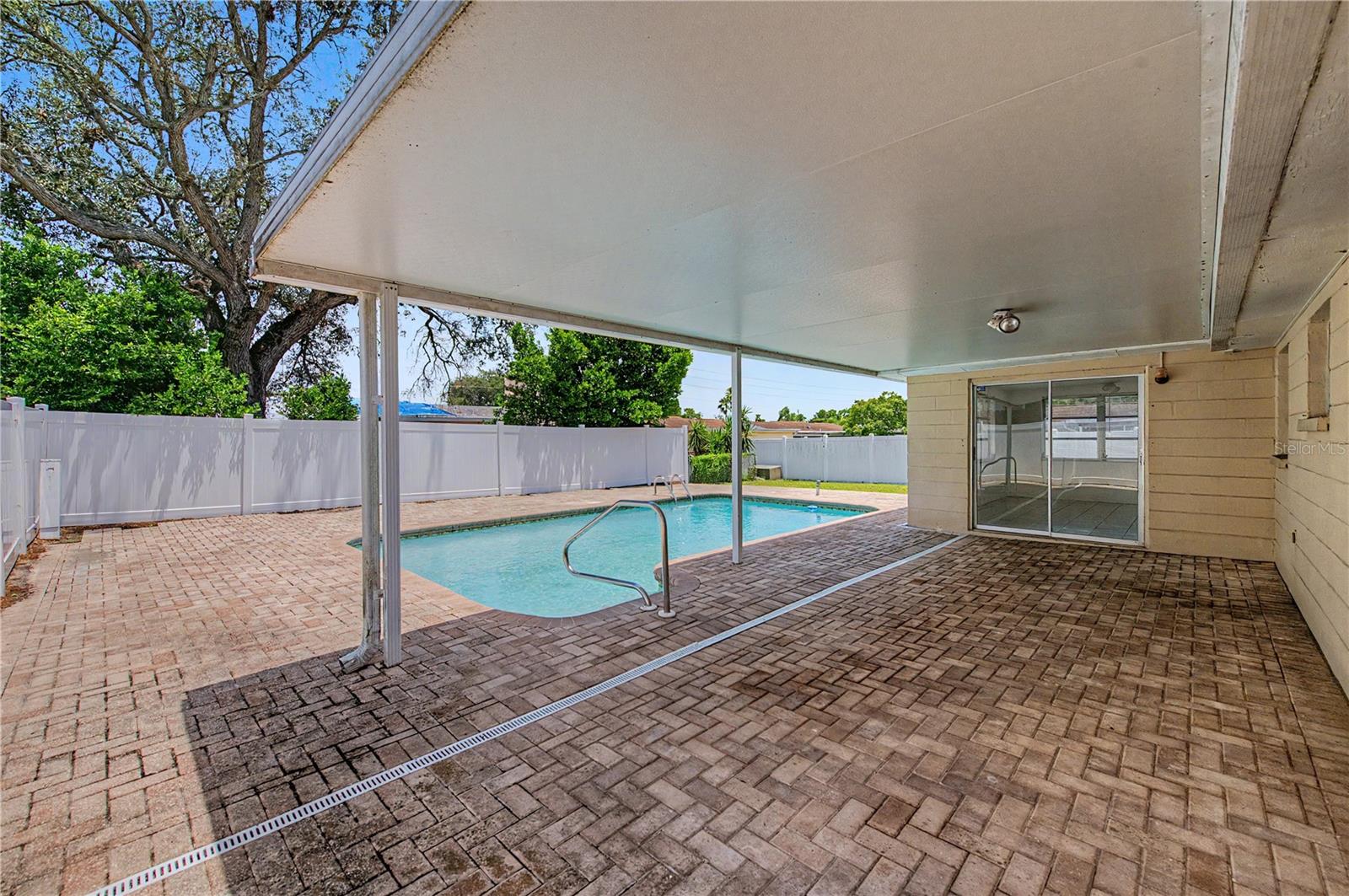 9830 RAINBOW LN — photo 31
