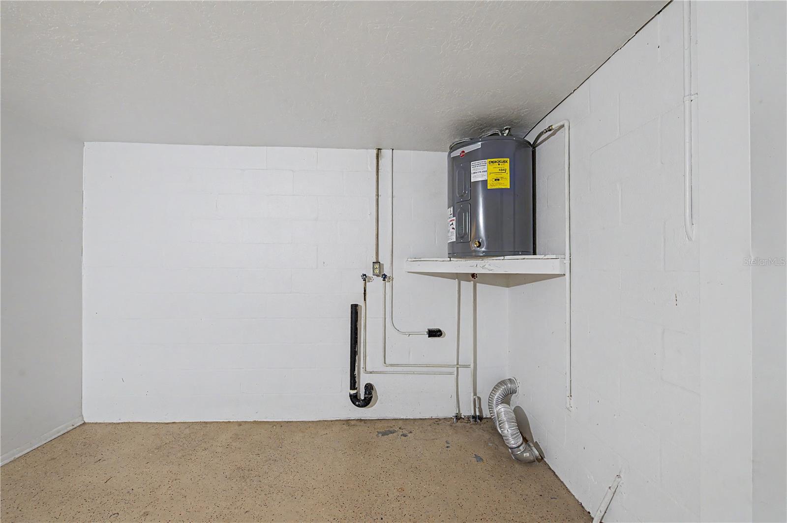 9830 RAINBOW LN — photo 30
