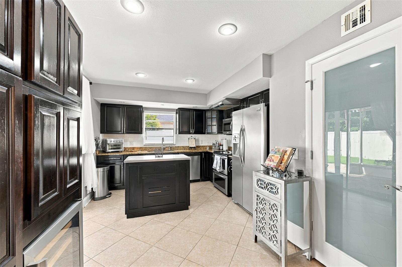 4717 KEMBLE CT — photo 18